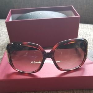 NWT Salvatore Ferragamo Tortoise Sunglasses